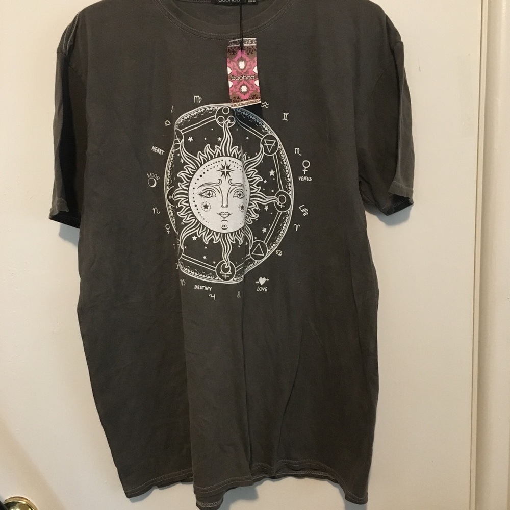 Boohoo Plus Acid Wash Sun T-Shirt/US 18